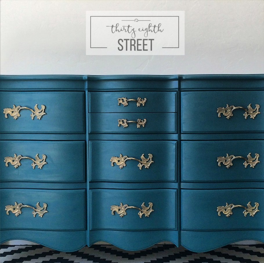 Состаренная мебель зеленая