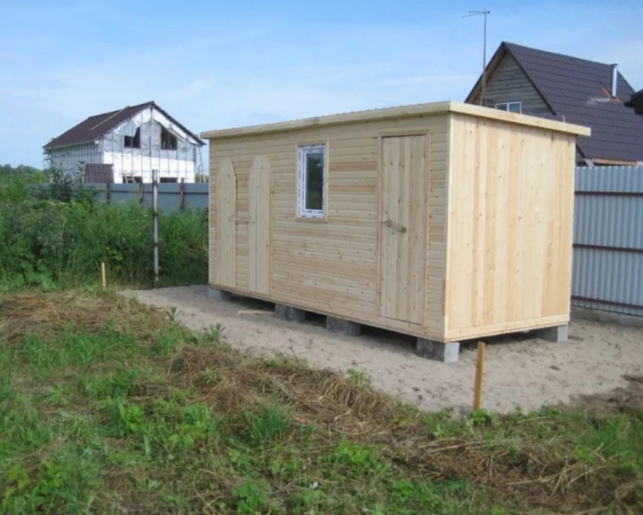 Маленькая бытовка для дачи