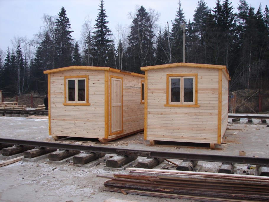 Дачный дом из бытовок