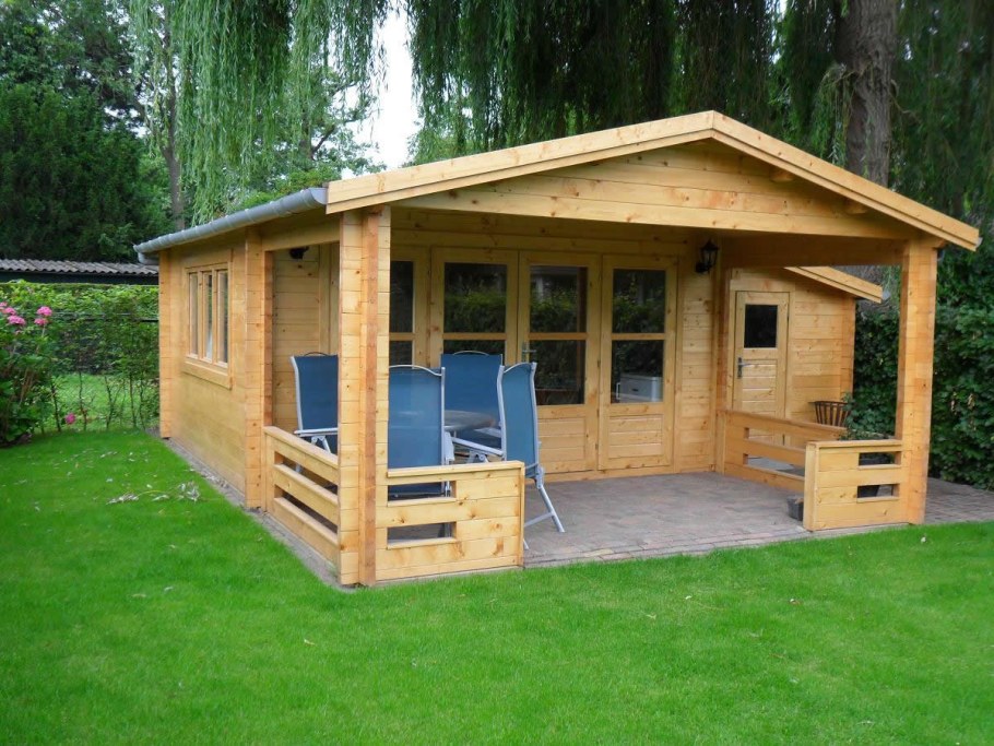 Тини Хаус с террасой