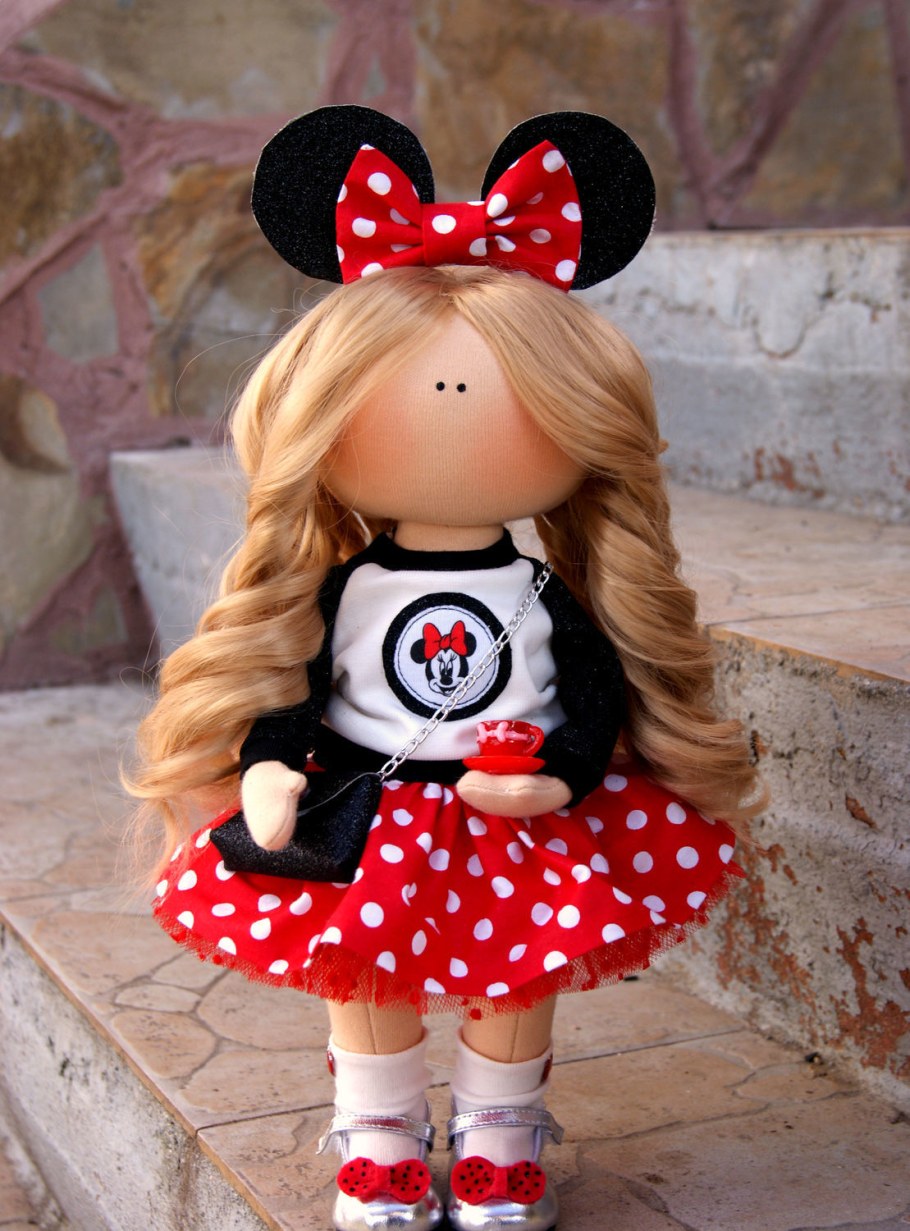 Кукла большеножка Микки Маус