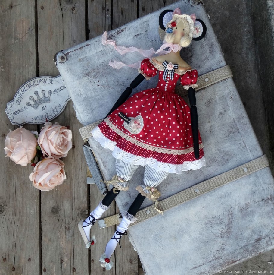 Куколка Минни Маус крючком