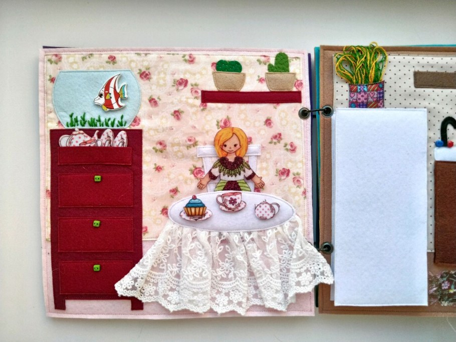 Книжка домик для куклы