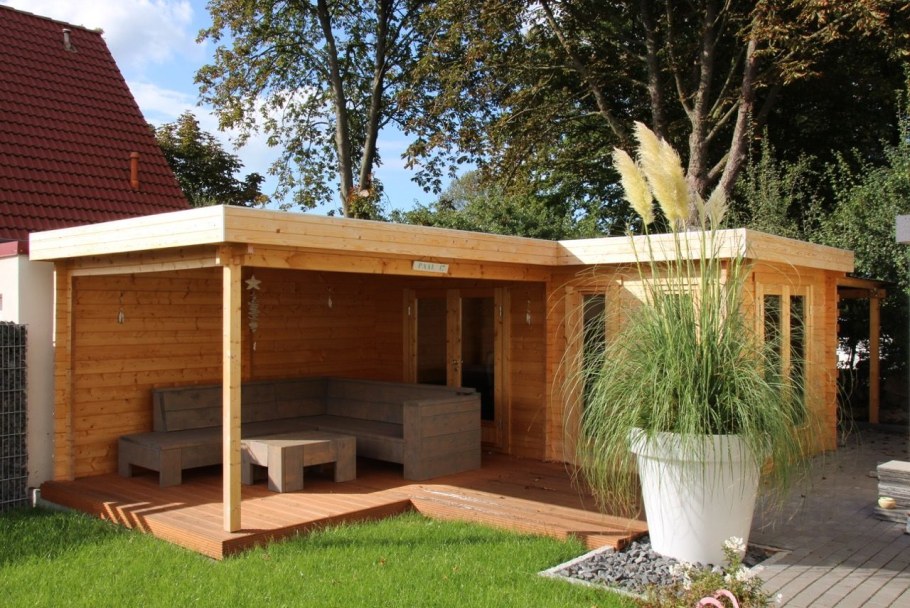 Беседка с плоской крышей