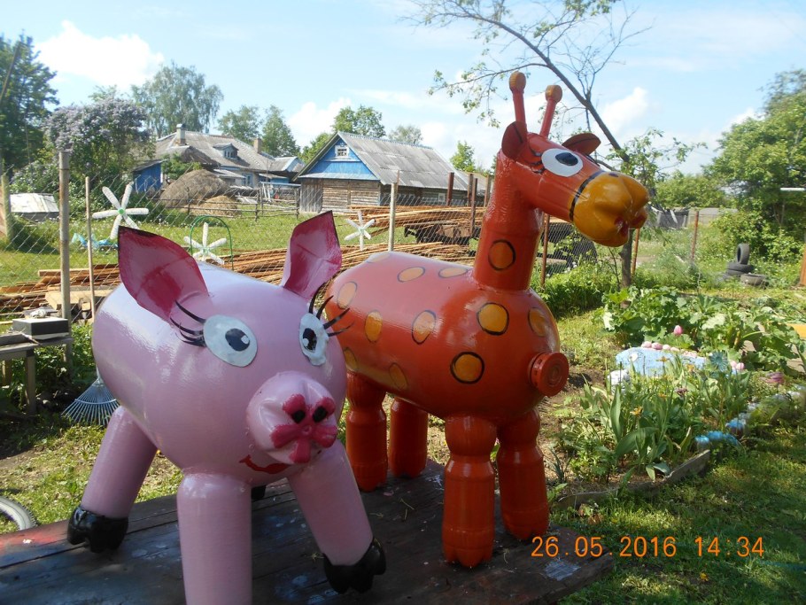 Клумба из лебедей