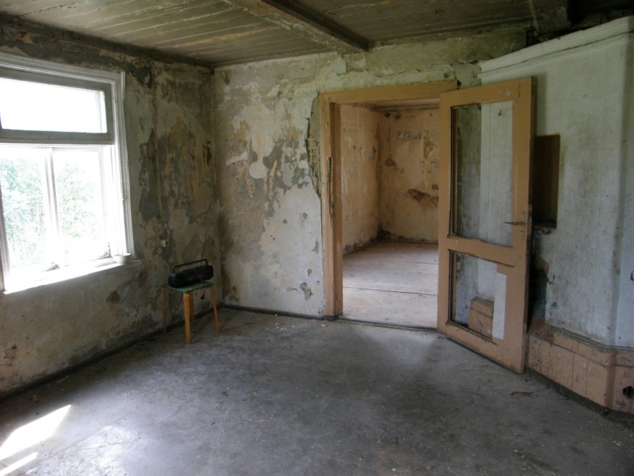 Старый деревенский дом внутри до и после