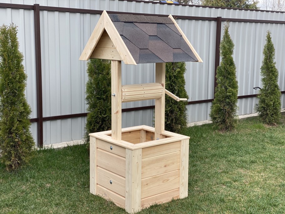 Декоративный колодец