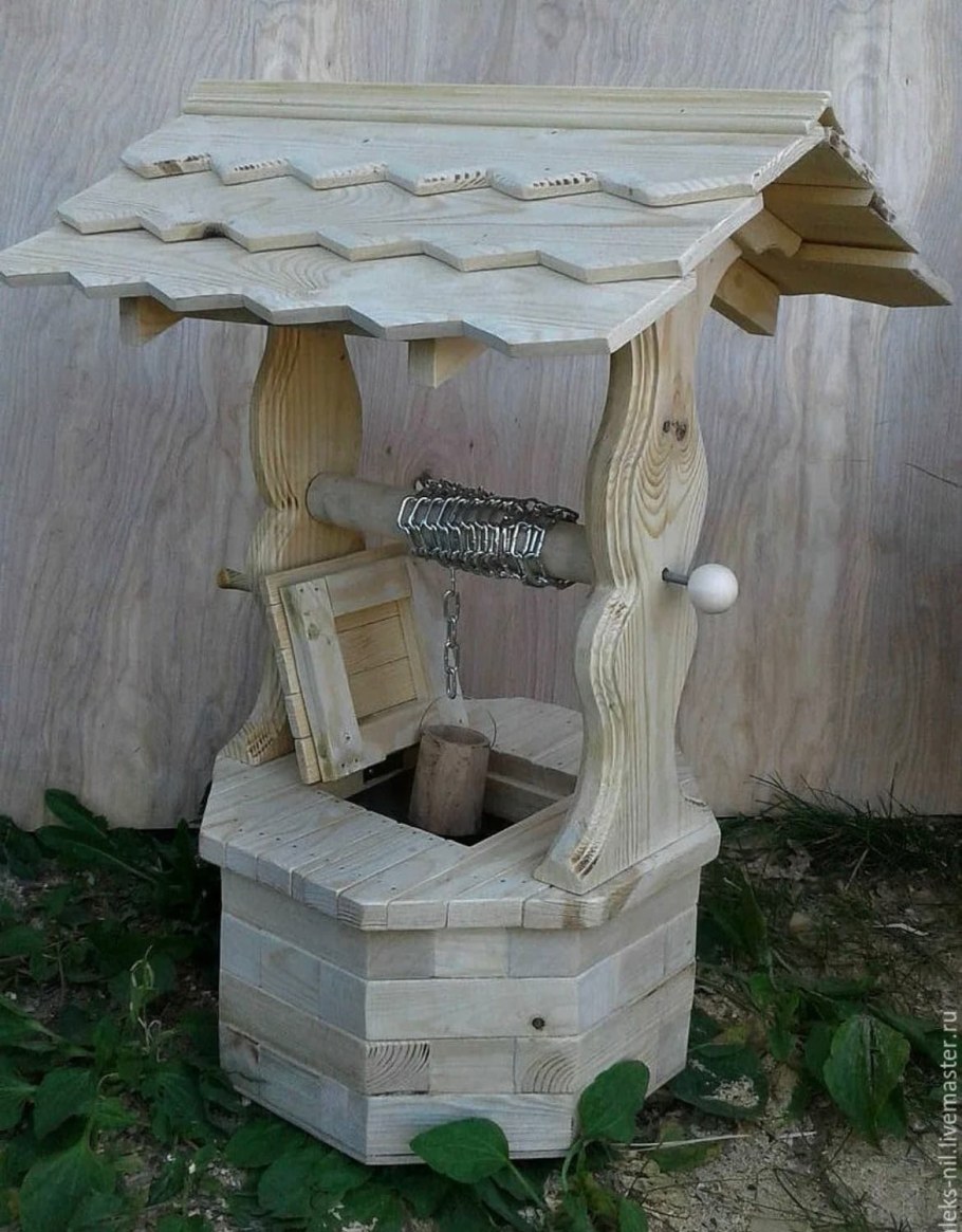 Декоративный колодец для скважины
