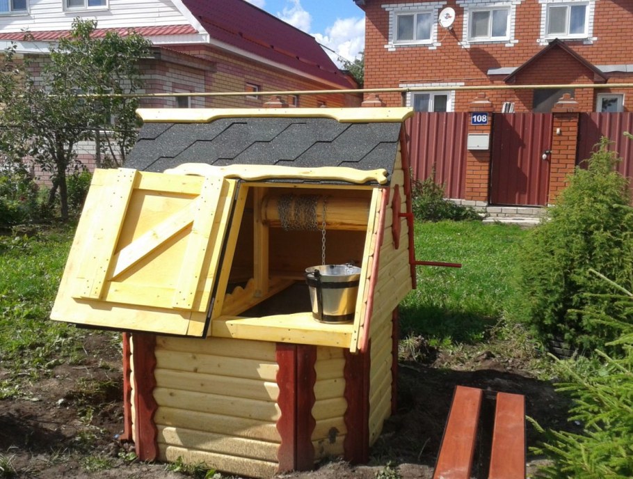 Домик для колодца