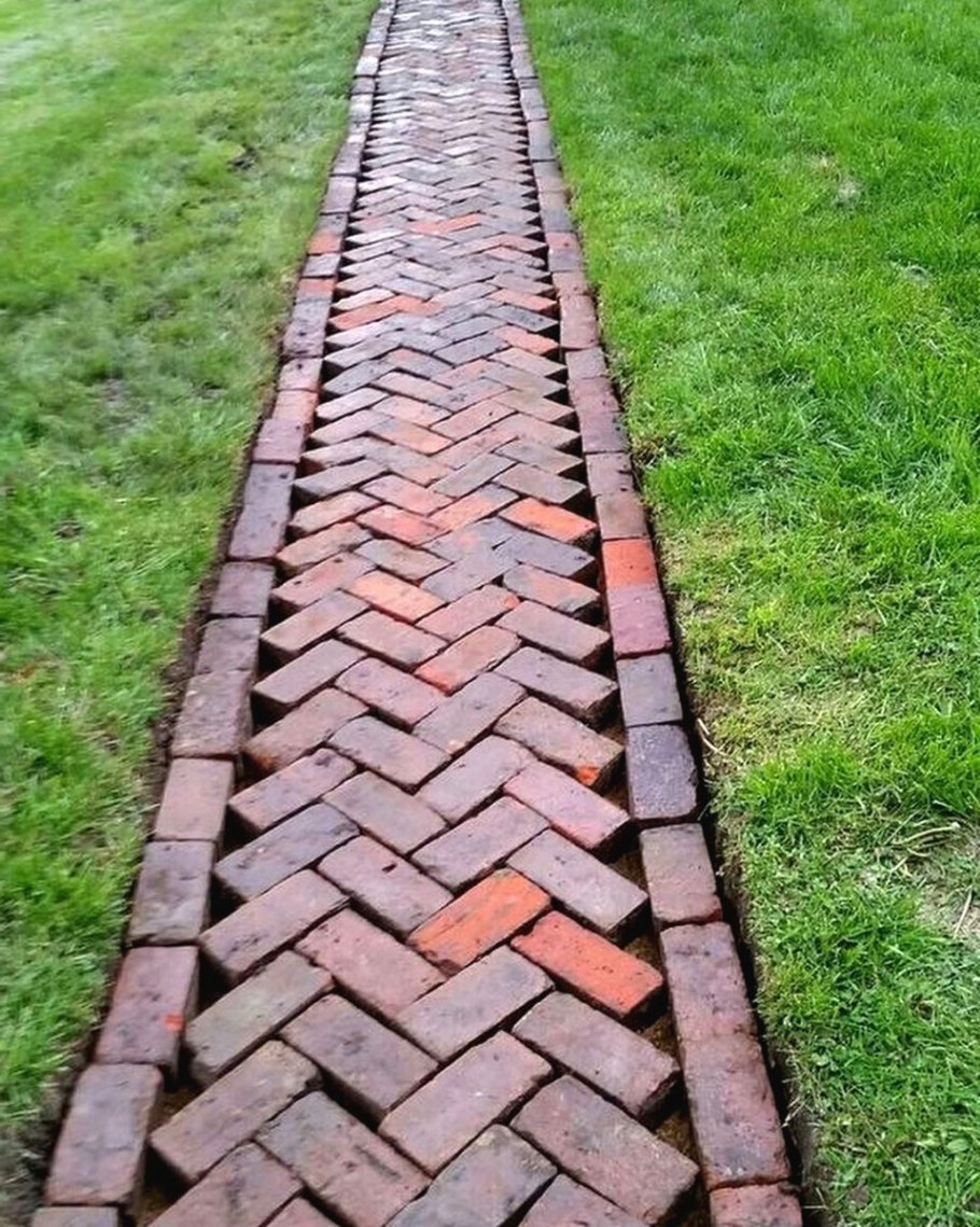 Мощение дорожек клинкерным кирпичом