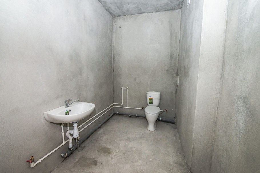 Выкладывание плитки в ванной