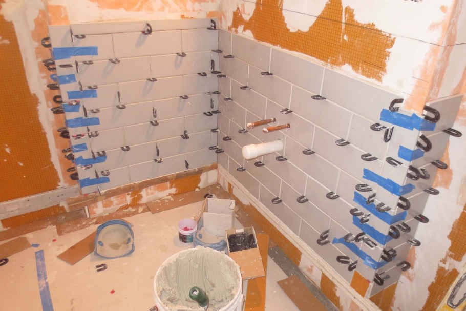 Укладка плитки в ванной комнате