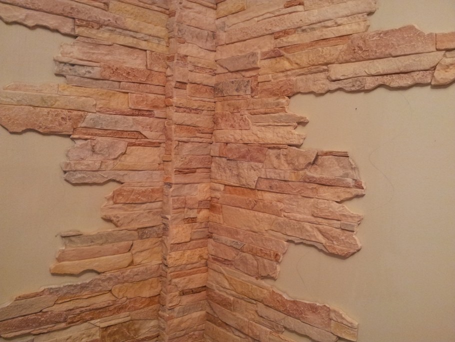 Гипсовая плитка на стену