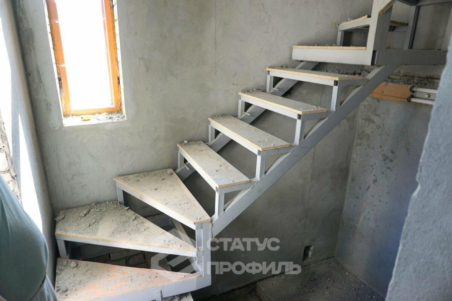 Лестница металл 40на40 труба