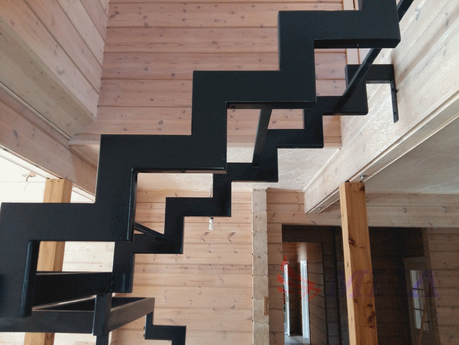 Лестница металл из трубы 80на40