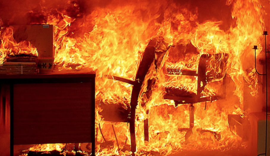 Тушение пожара в квартире