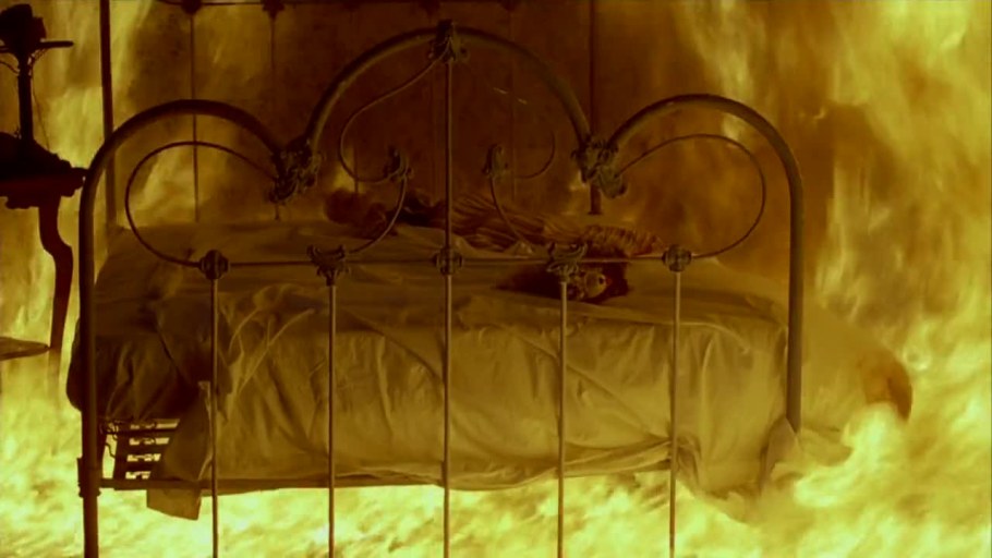 Комната в огне