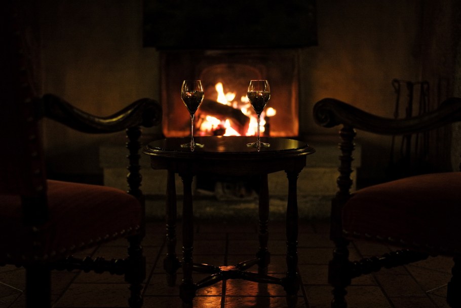 Старинный камин