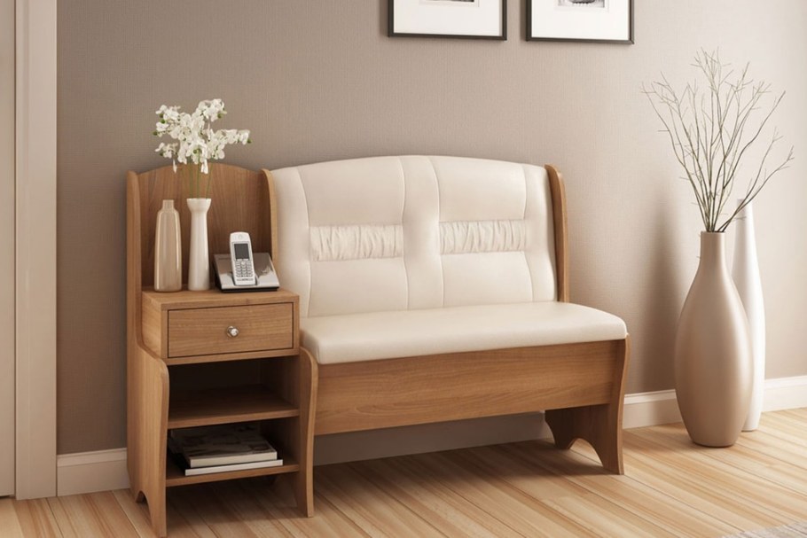 Маленький диванчик в прихожую