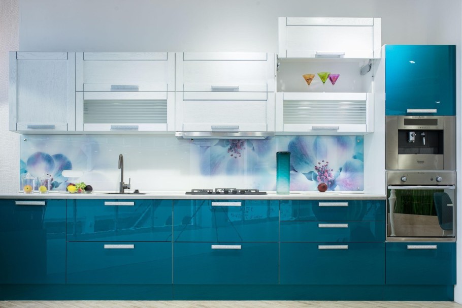 Кухня лазурь БТС