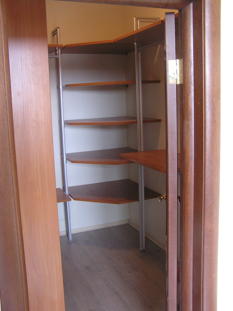 Кладовка в угловой хрущевке