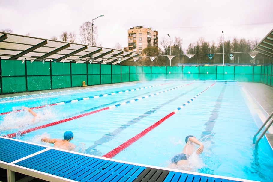 Открытый бассейн в Санкт-Петербурге