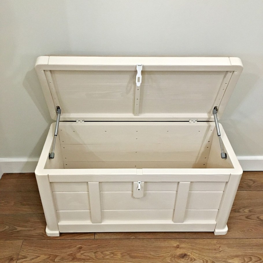 Сидушка в прихожую мягкая