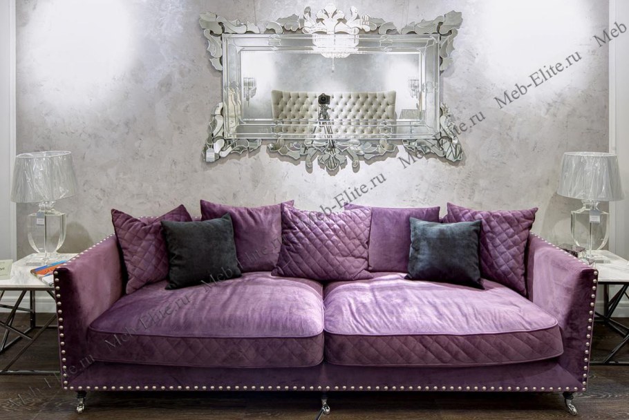 Диван из бархата