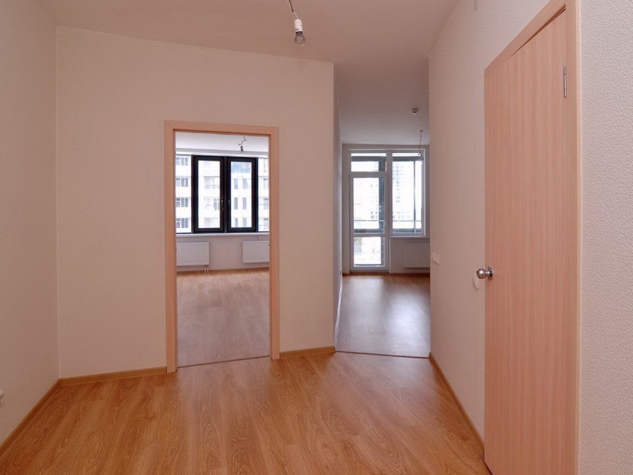 Комната с отделкой без мебели