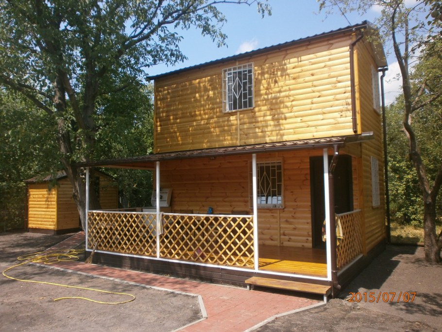 Дом из бытовок двухэтажный