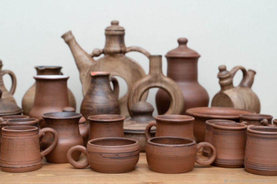 Средневековая глиняная посуда