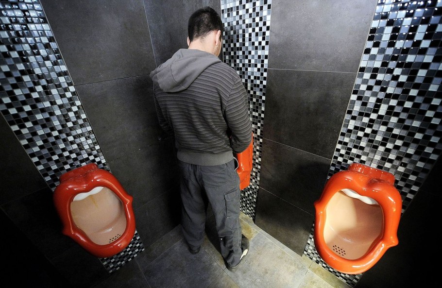 Самые необычные писсуары
