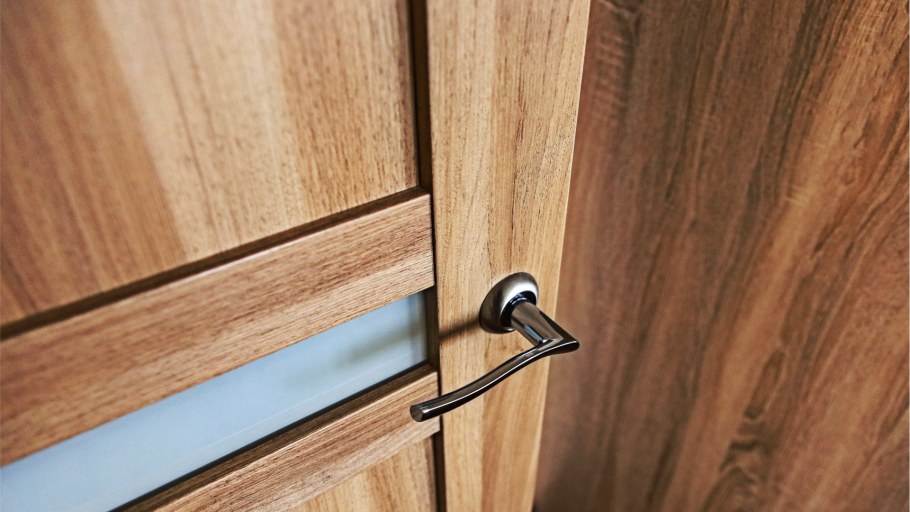 Дверные ручки в интерьере