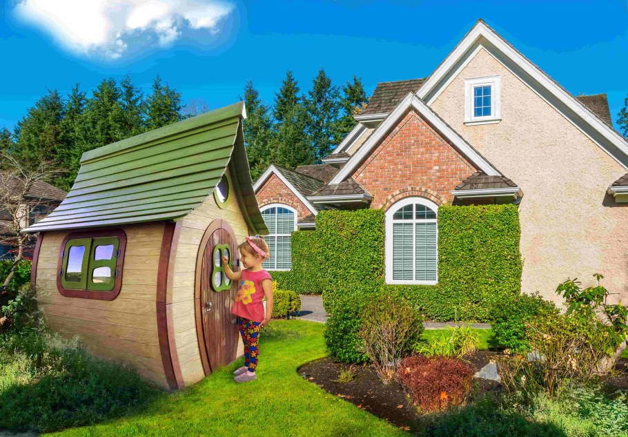 Домик пластиковый Mochtoys 11558