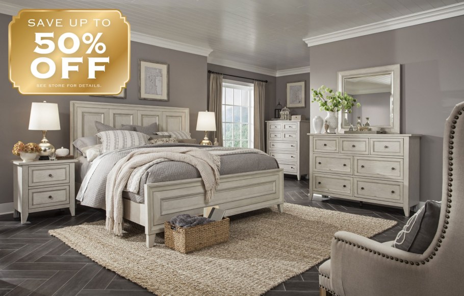 Светлая мебель в гостиную