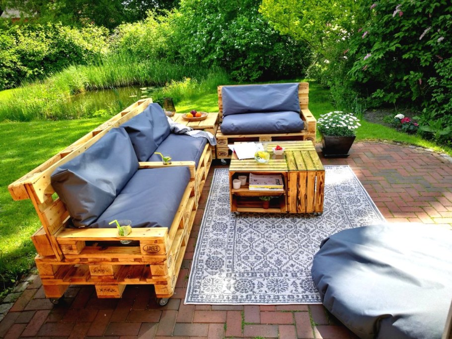 Мебель из поддонов для террасы