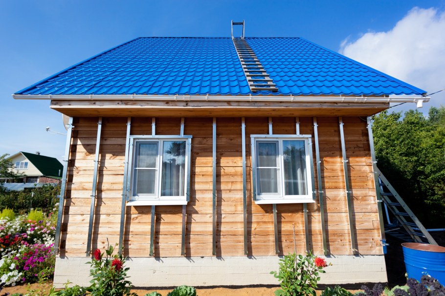 Отделка старого деревянного дома снаружи