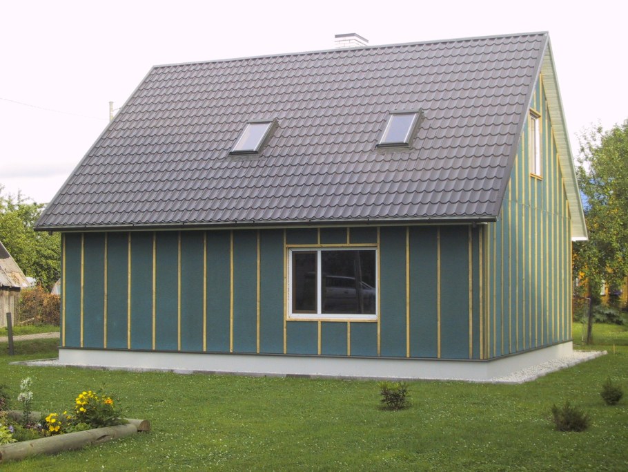 Отделка фасада дачного домика