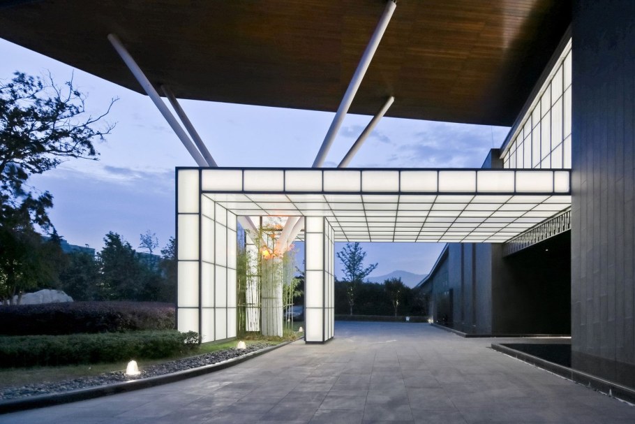 Необычные фасады зданий