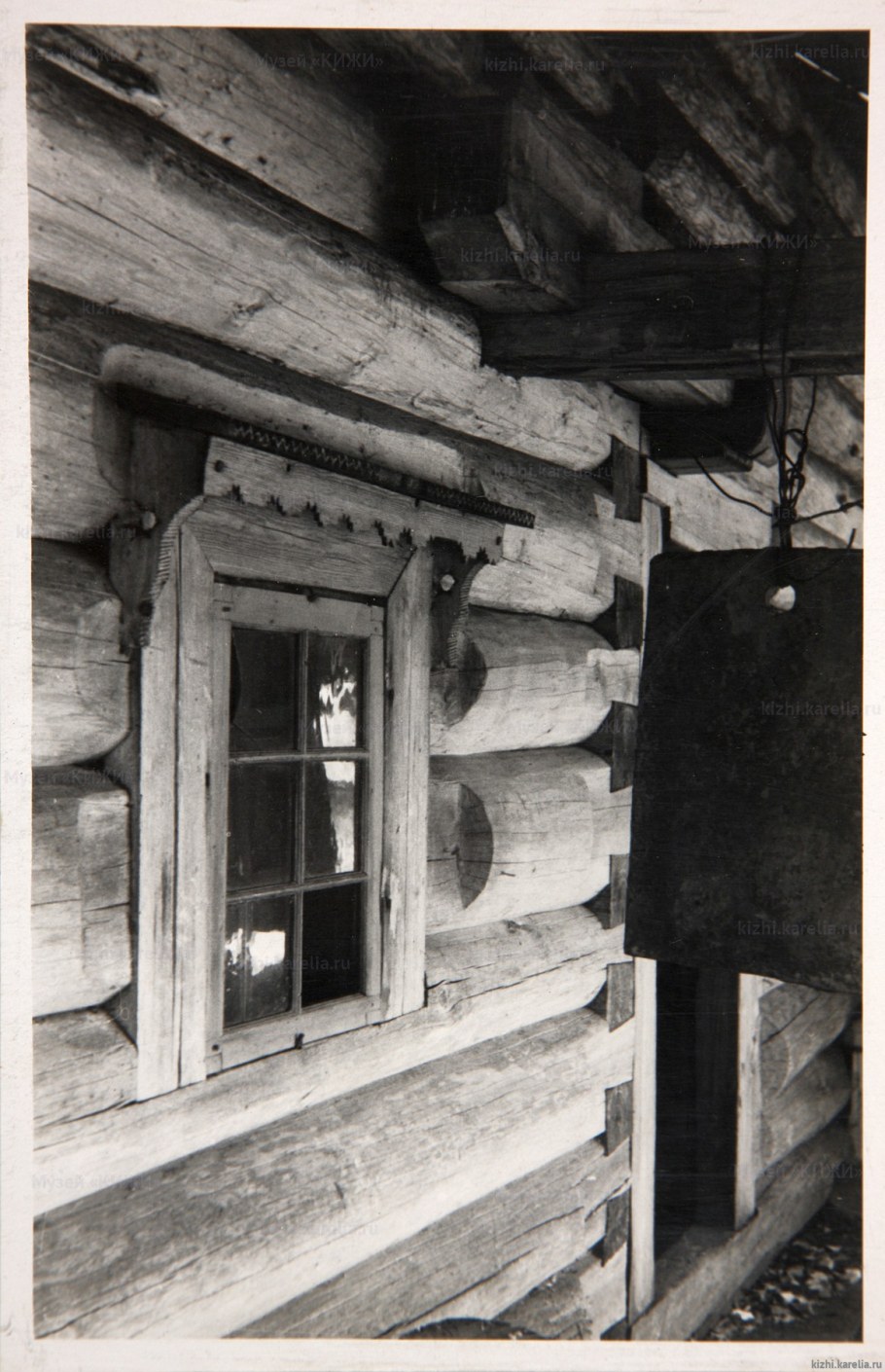 Русская изба наличники