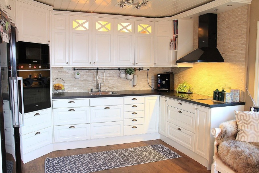 Кухня икеа с антресолями