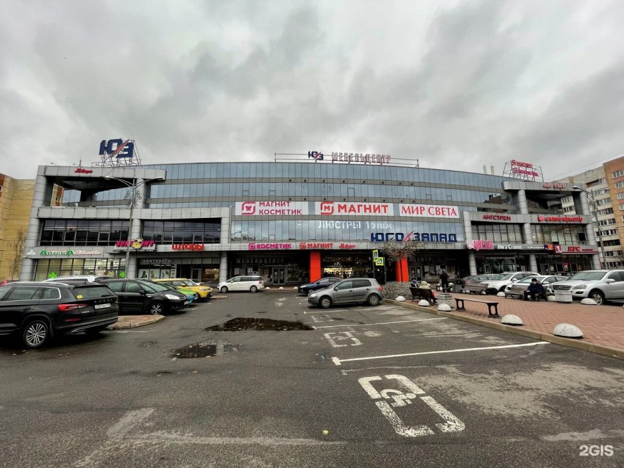 Пр Маршала Жукова 35