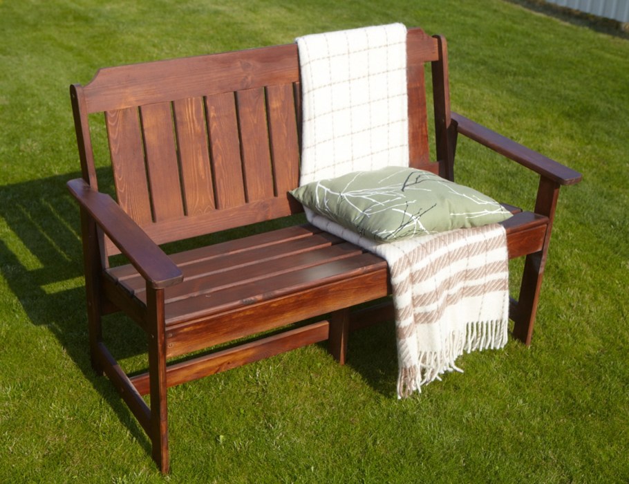 Детский столик с лавочками из дерева