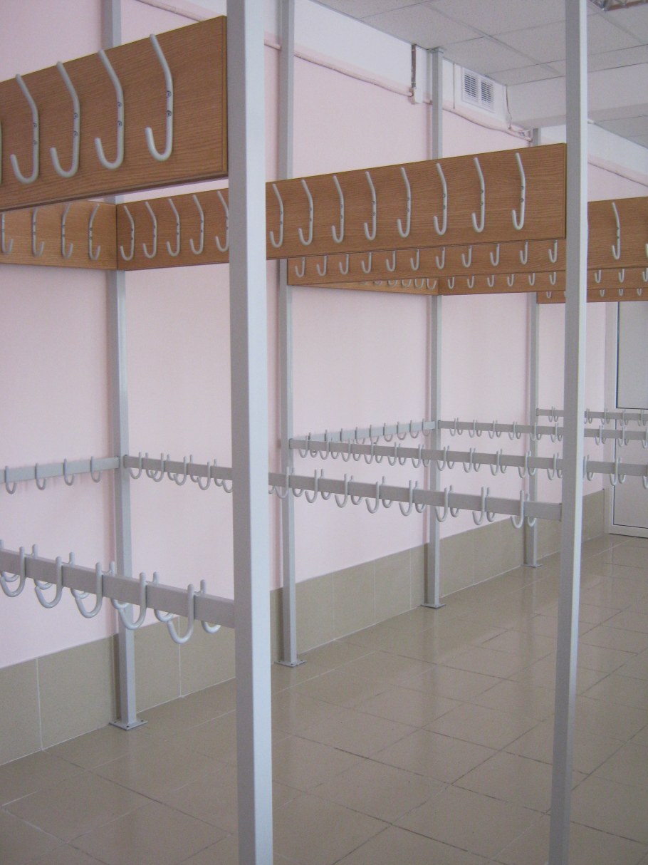 Вешалки для гардероба