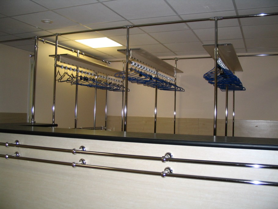 Стойка гардероба