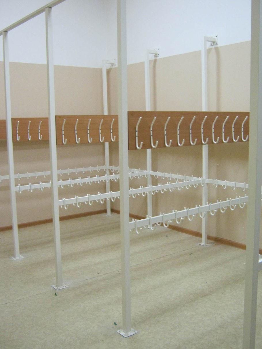 Вешалки для гардероба