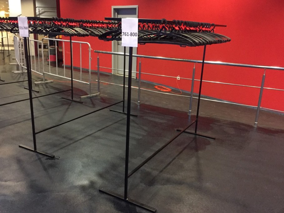 Вешалка гардеробная (l-1500х450х1900)– 14 крючков