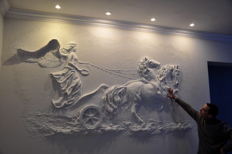 Ника барельеф