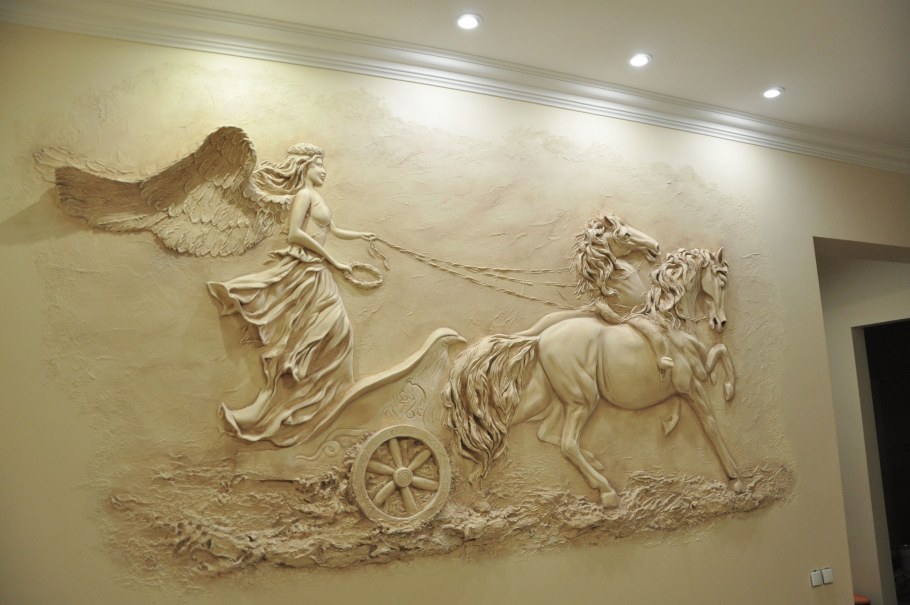 Барельеф на стене