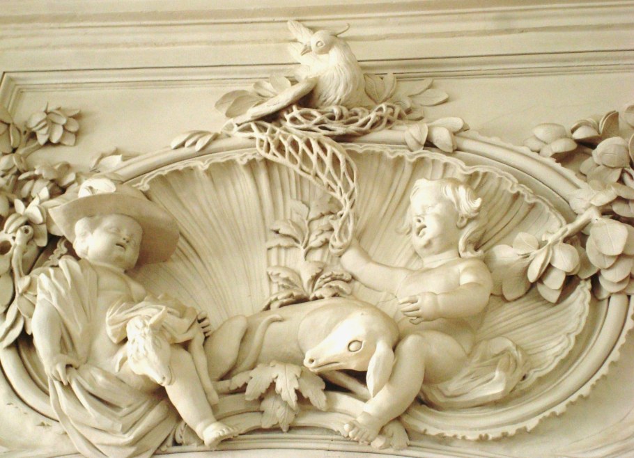 Горельеф Saint Joseph